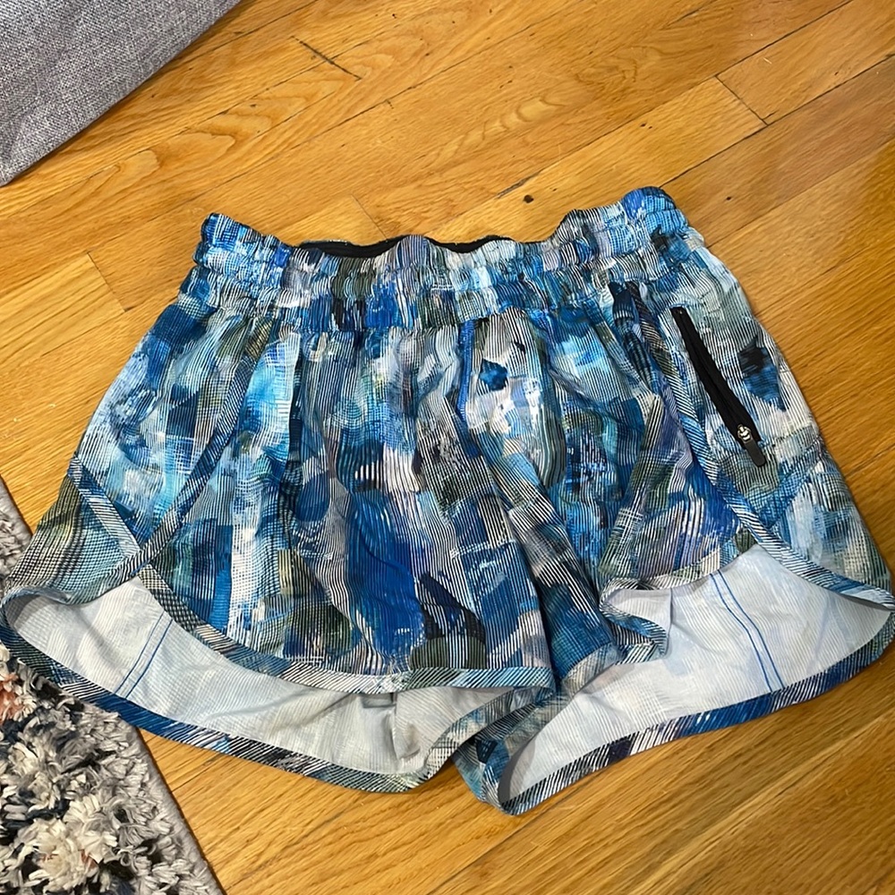 Lululemon Tracker short 4 inch